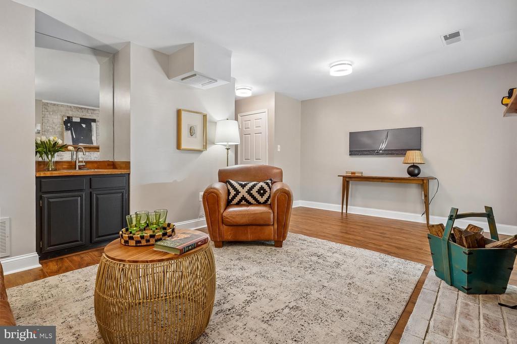 2747 CARTER FARM COURT