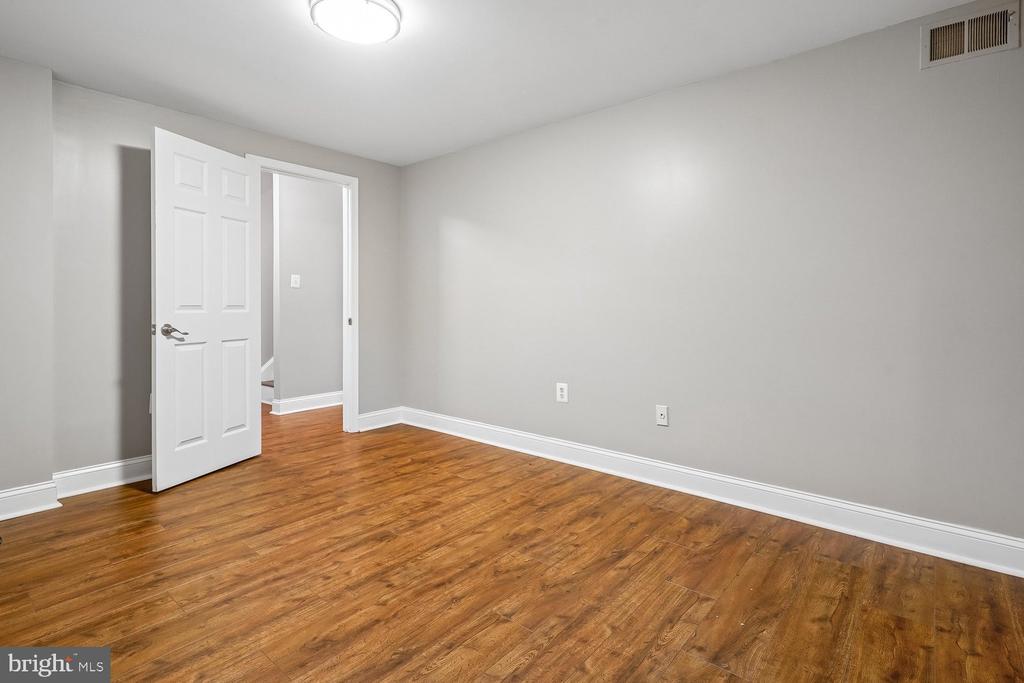 2747 CARTER FARM COURT