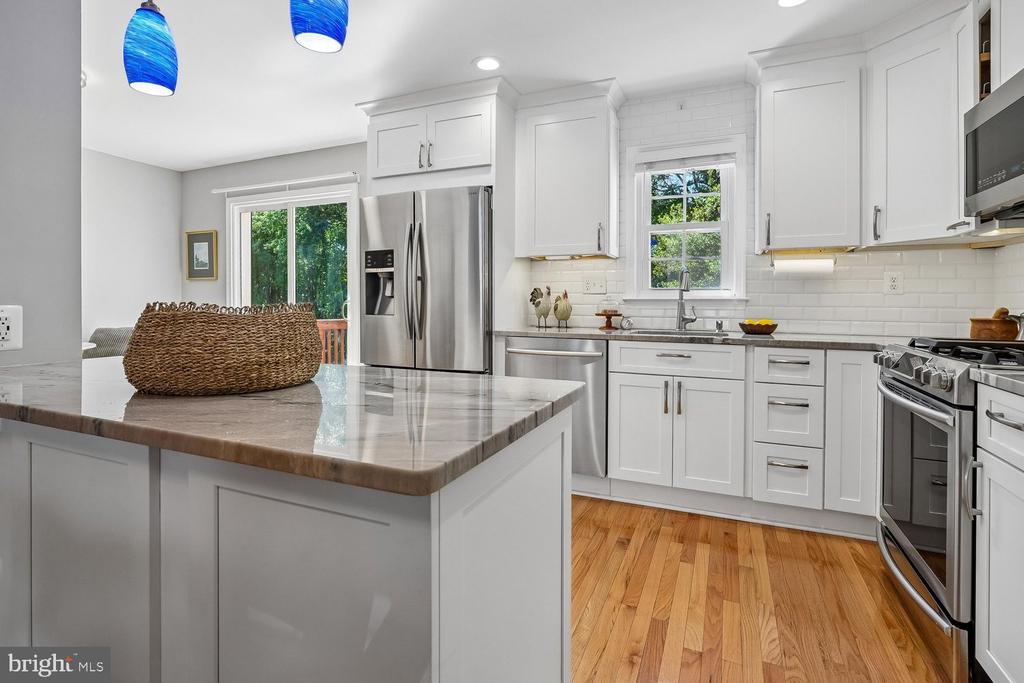 2747 CARTER FARM COURT