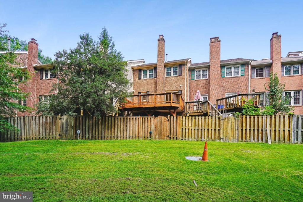 2747 CARTER FARM COURT