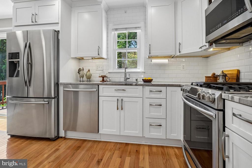 2747 CARTER FARM COURT
