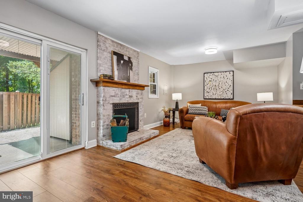 2747 CARTER FARM COURT
