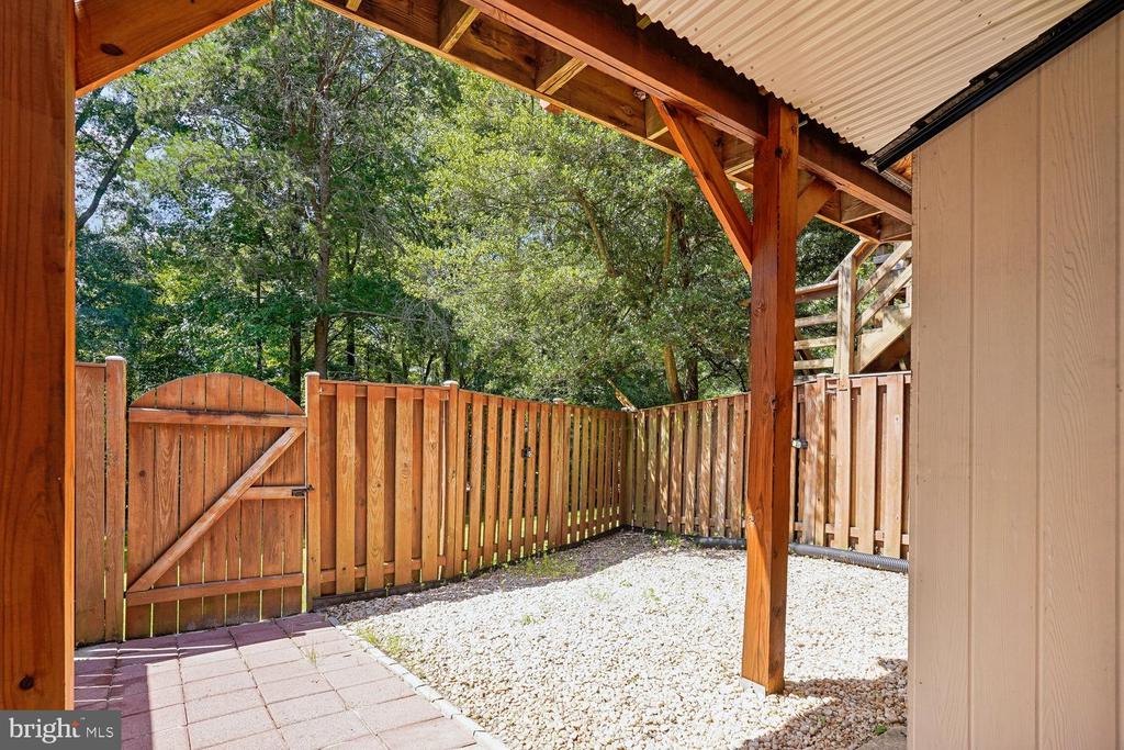 2747 CARTER FARM COURT