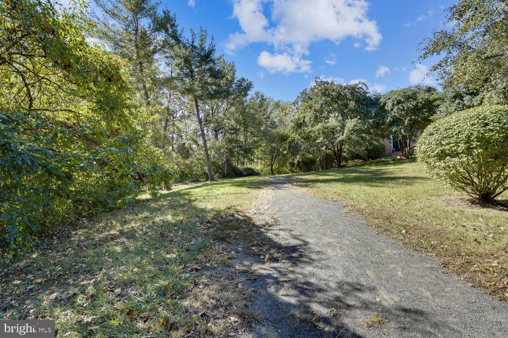 2747 CARTER FARM COURT