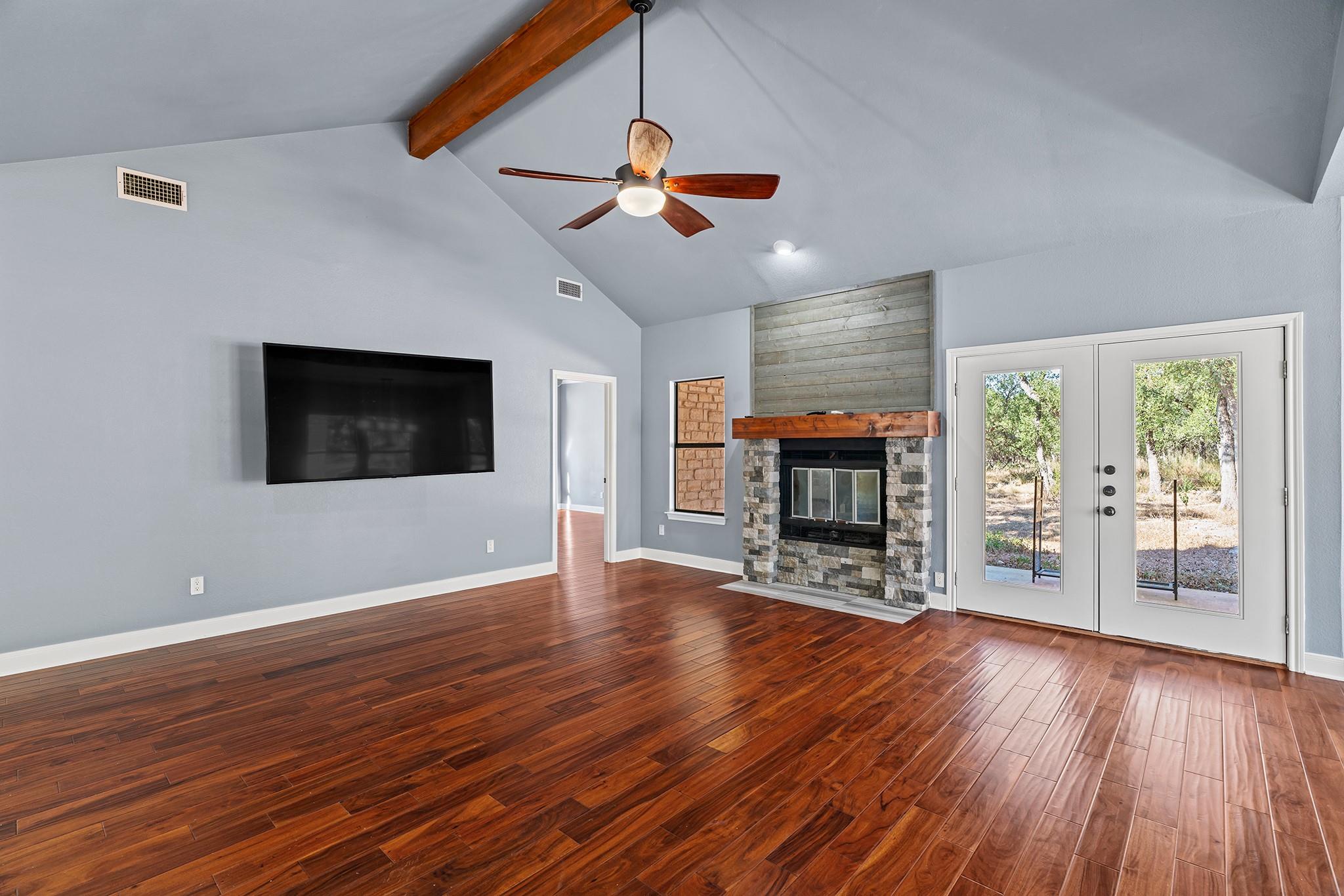 128 Mockingbird LN, Georgetown