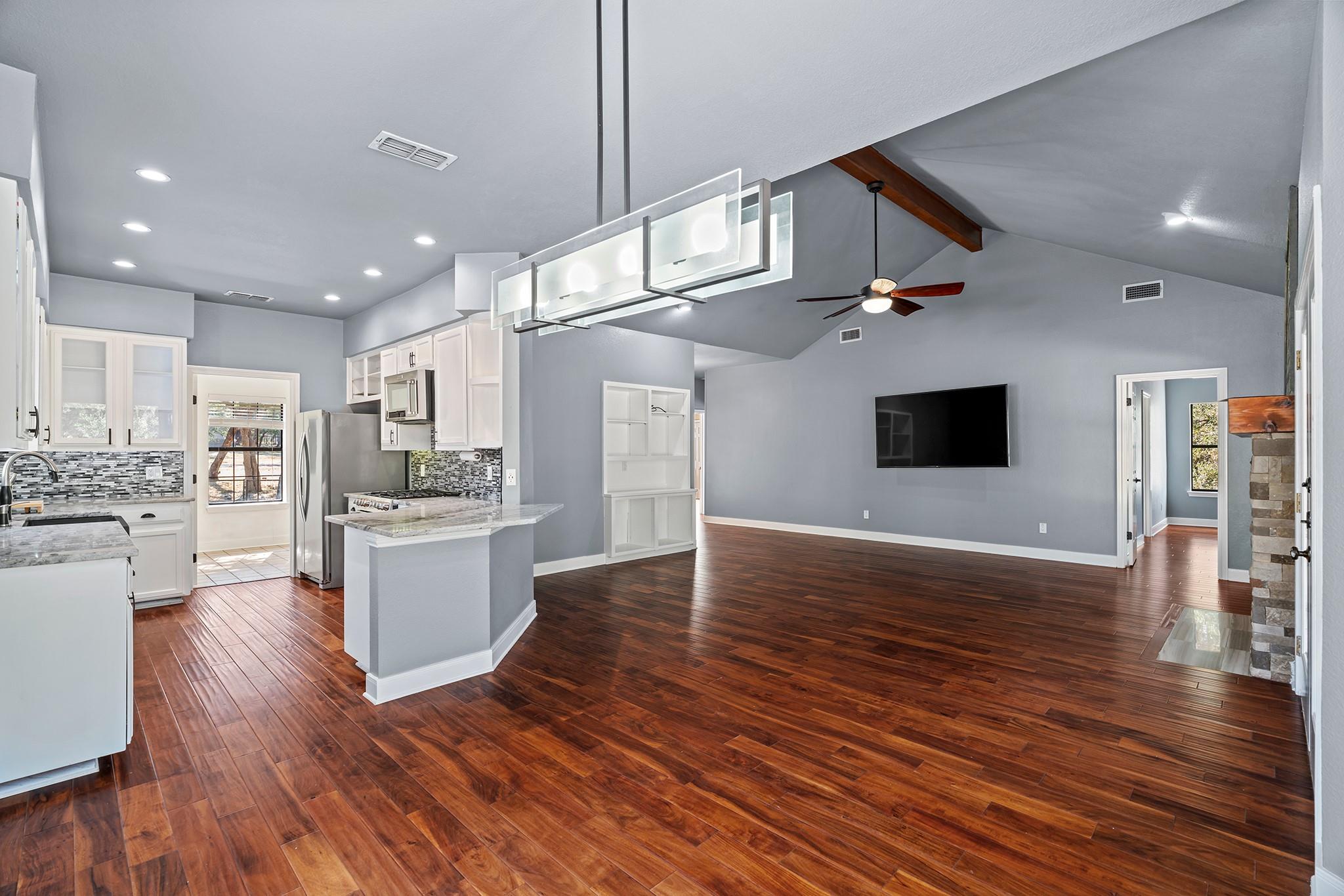 128 Mockingbird LN, Georgetown