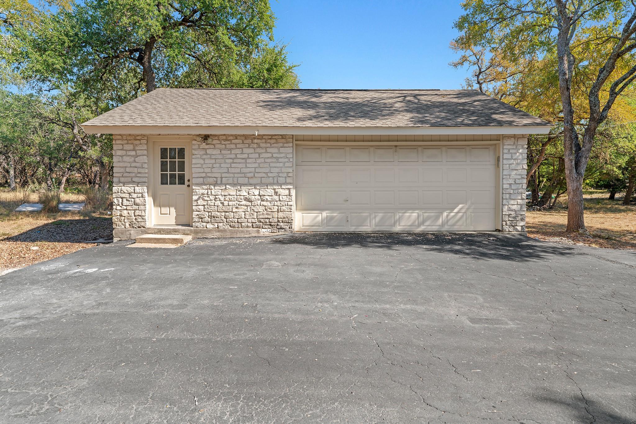 128 Mockingbird LN, Georgetown