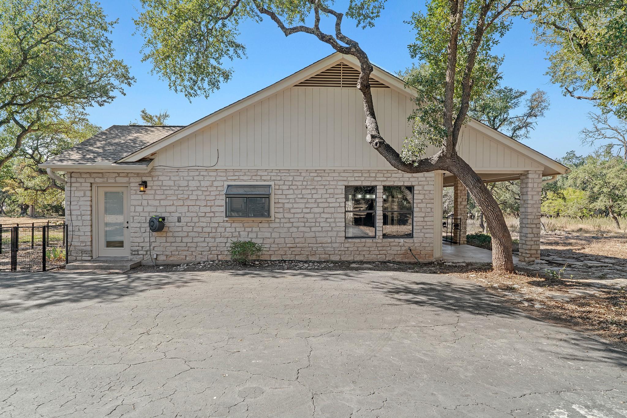 128 Mockingbird LN, Georgetown