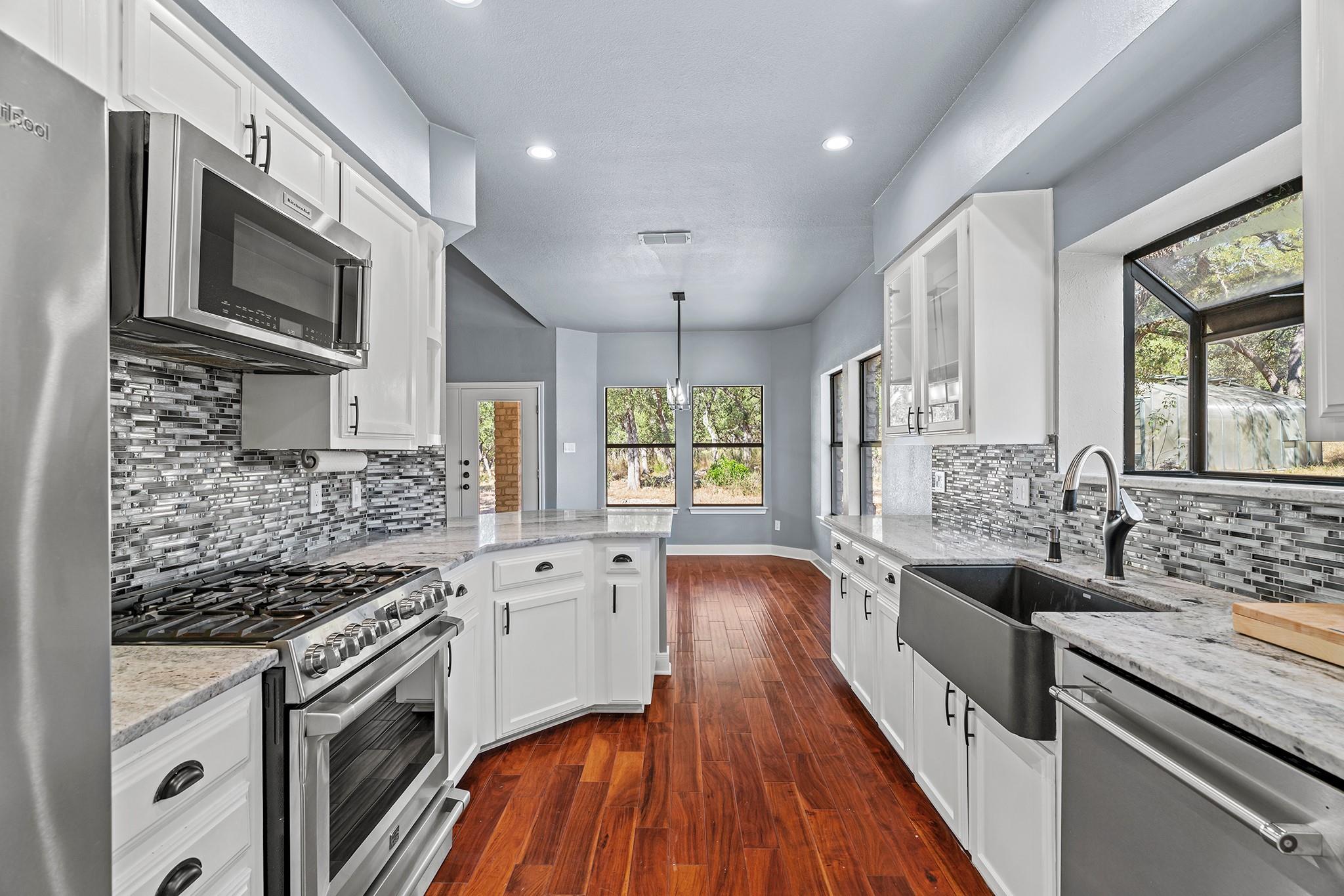 128 Mockingbird LN, Georgetown