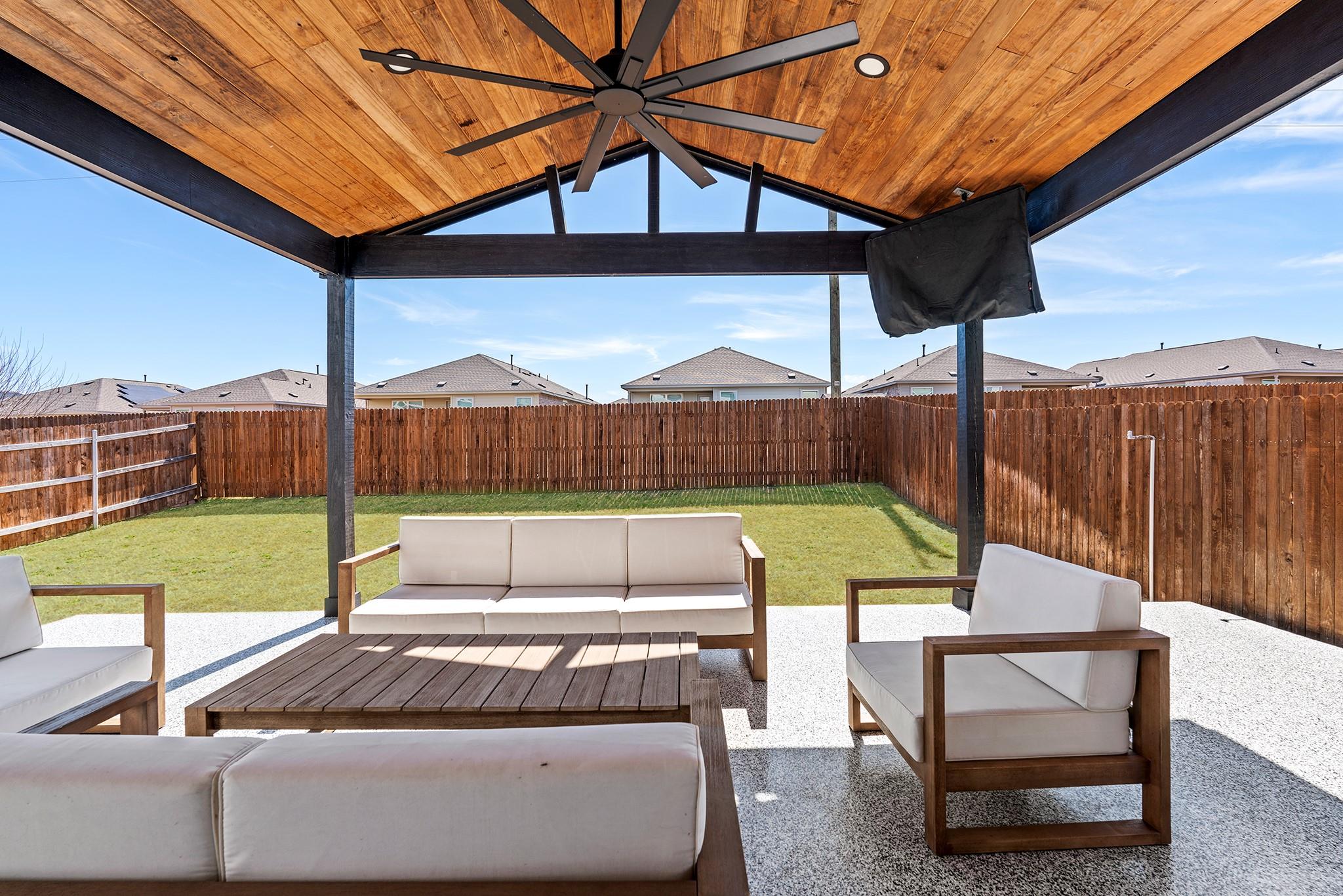 324 NE Black Alder ST