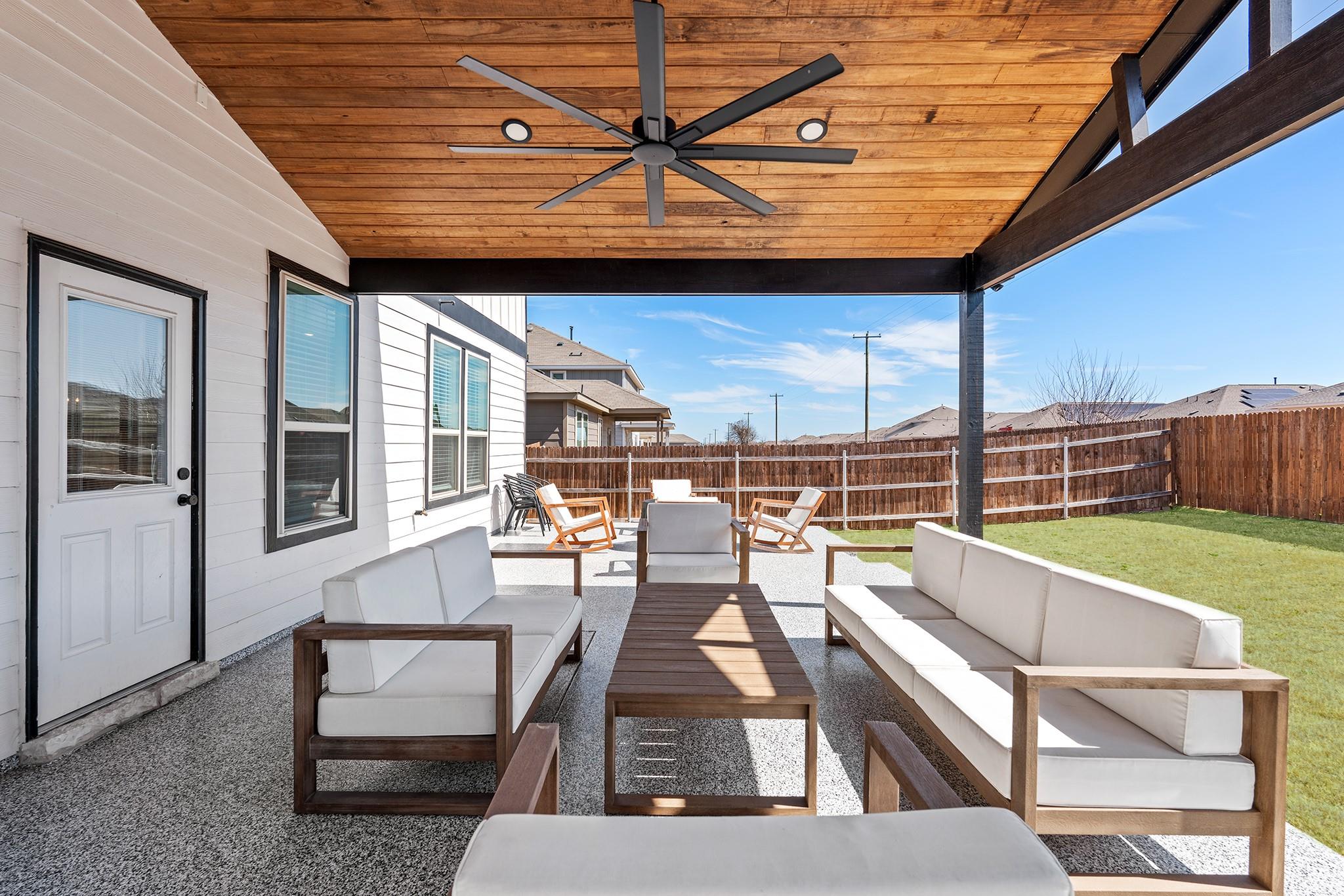 324 NE Black Alder ST