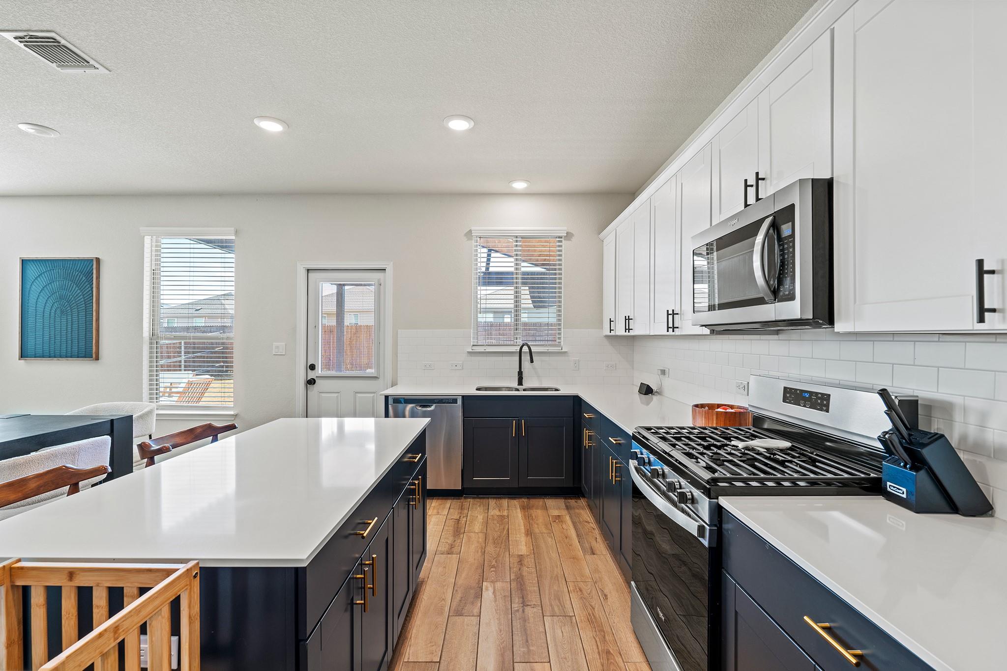 324 NE Black Alder ST