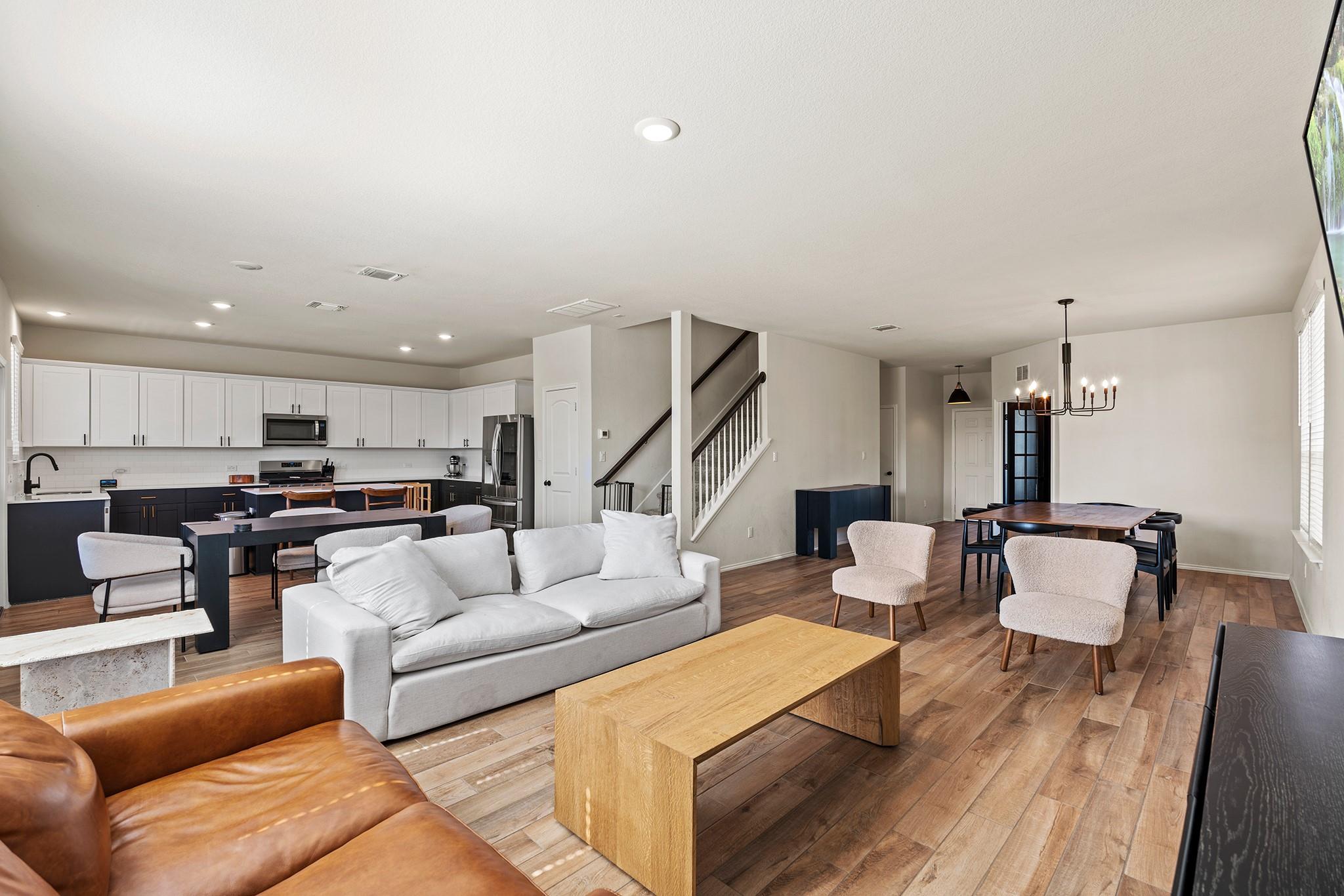 324 NE Black Alder ST