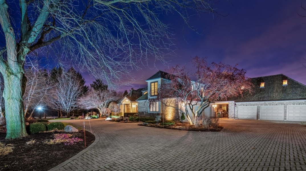 37230 N Black Velvet Lane