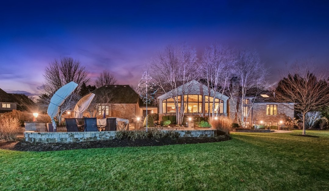 37230 N Black Velvet Lane