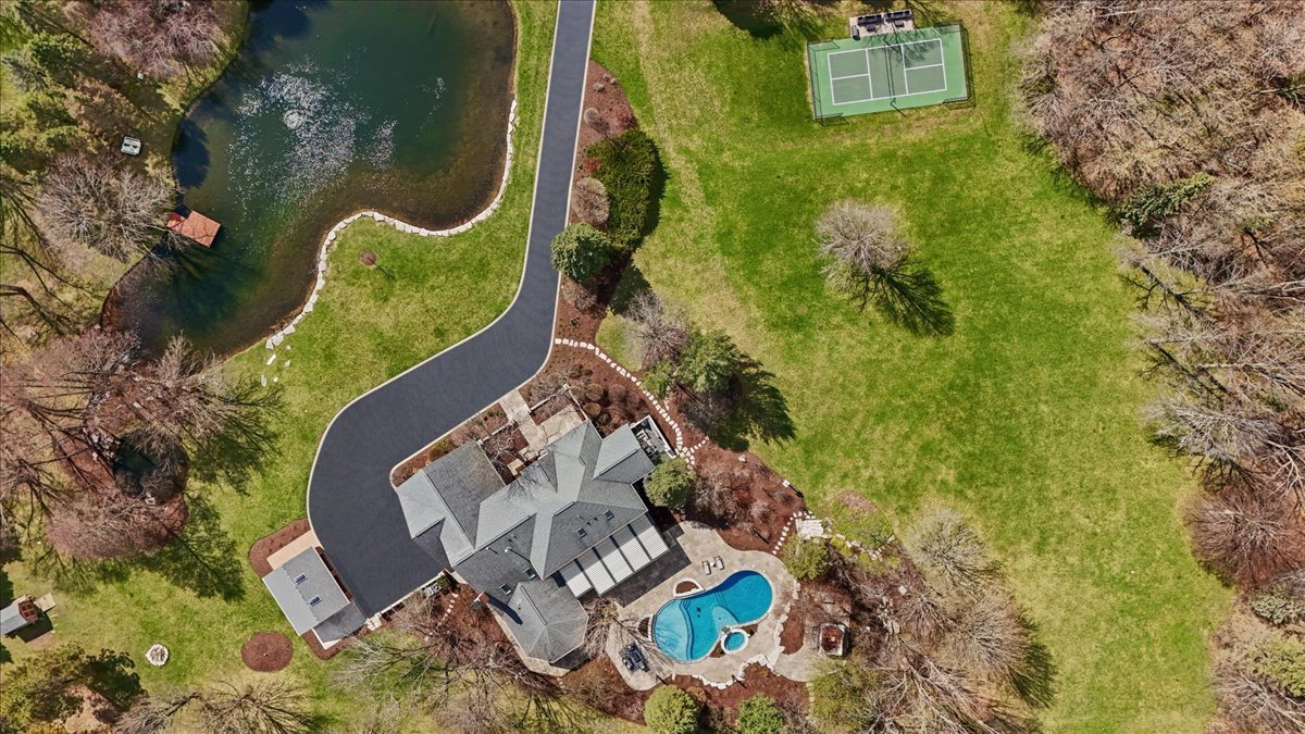 8 Moate Lane