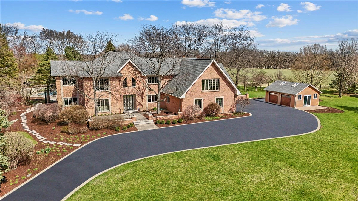 8 Moate Lane