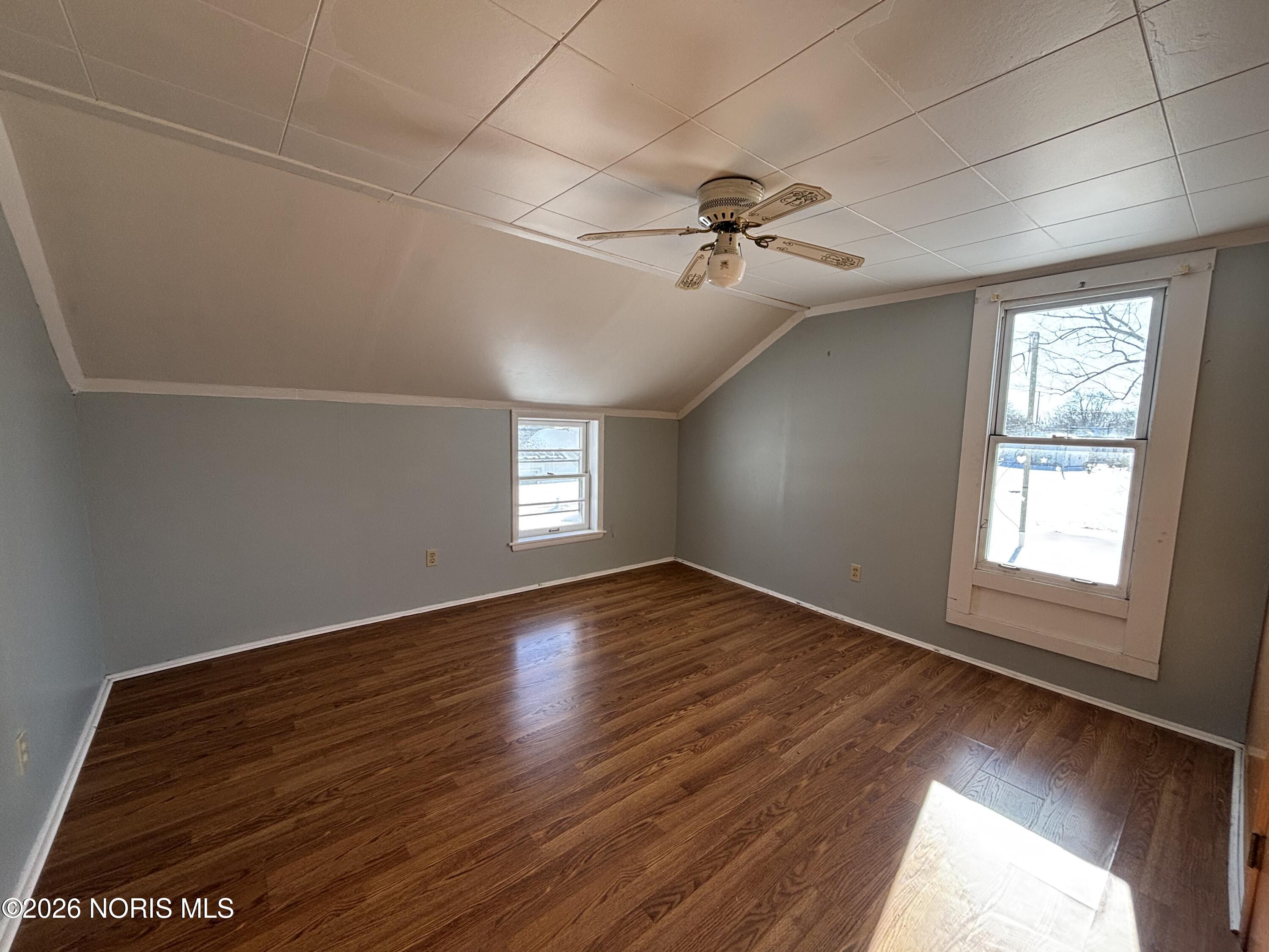 239 W Chestnut Street