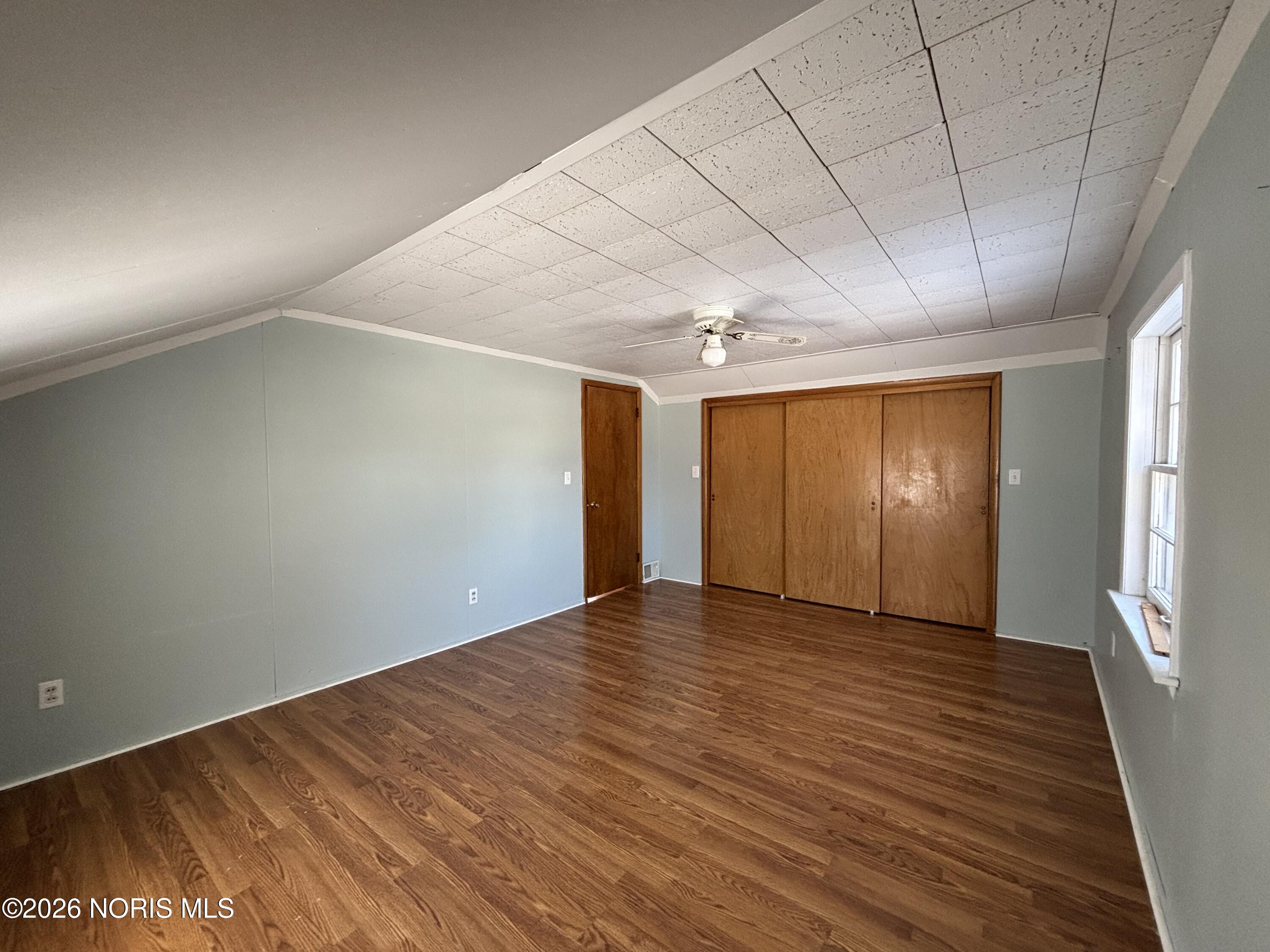 239 W Chestnut Street