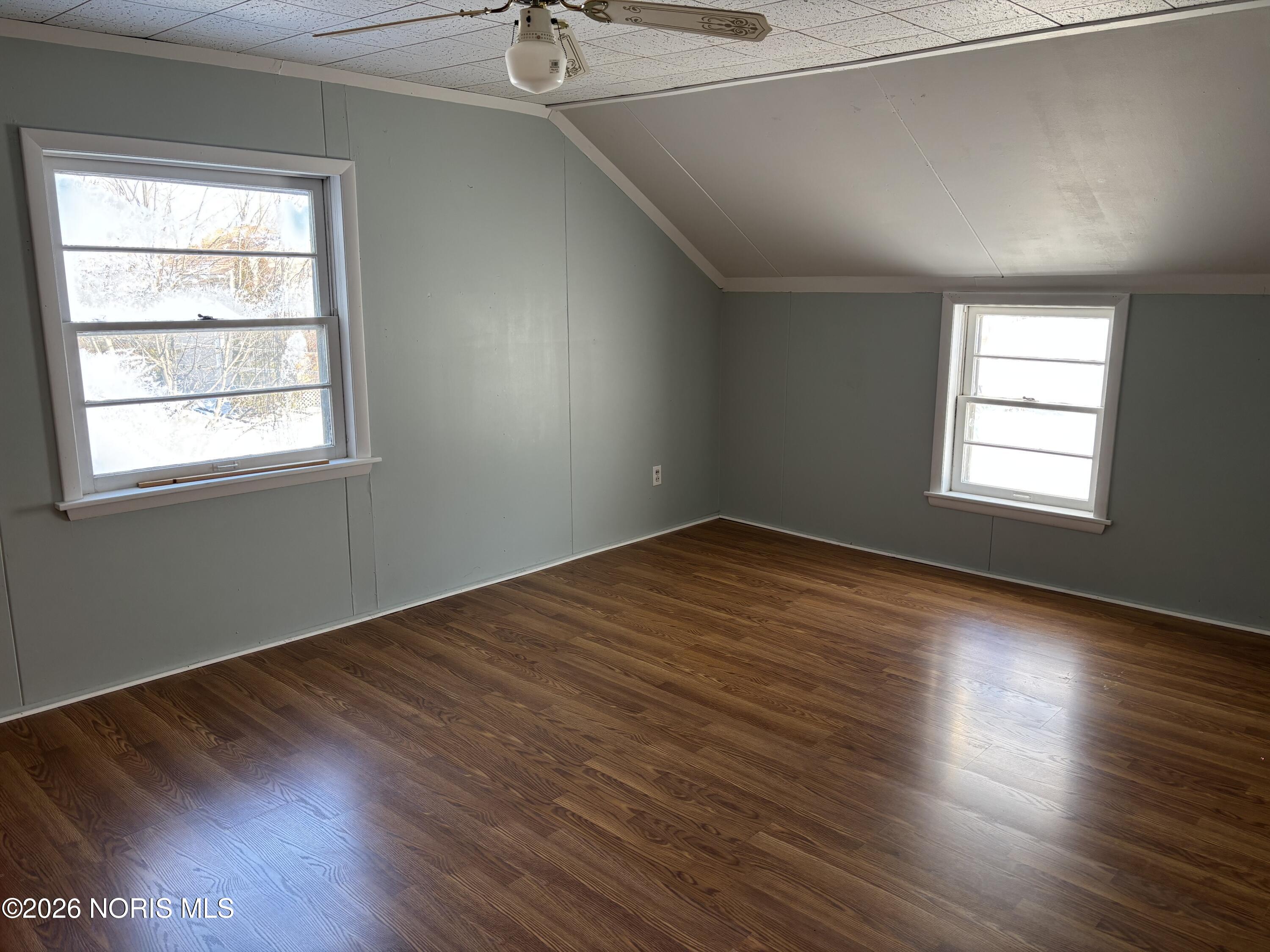 239 W Chestnut Street