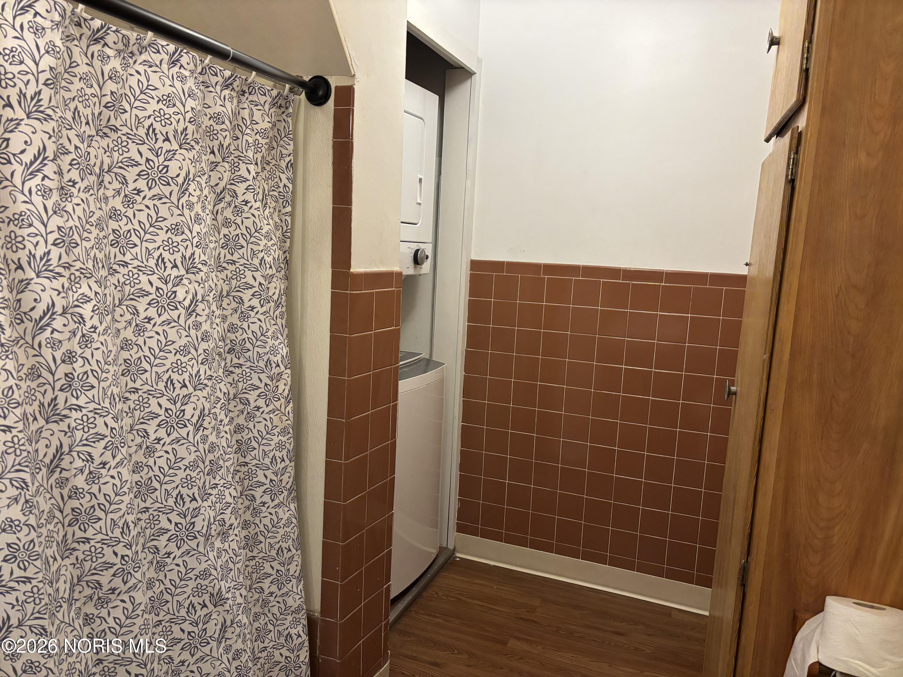 239 W Chestnut Street