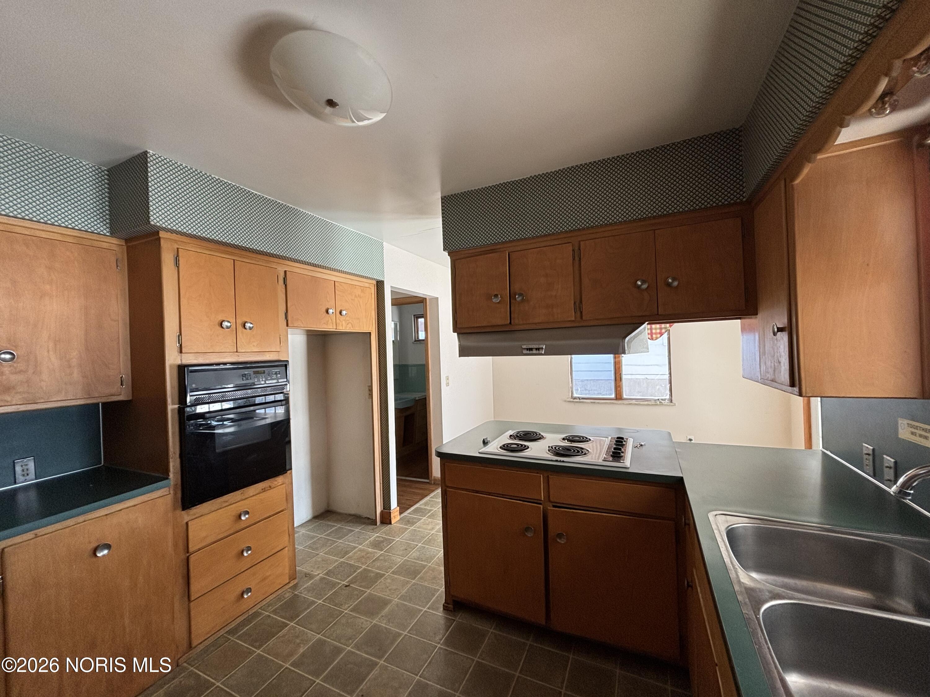 239 W Chestnut Street