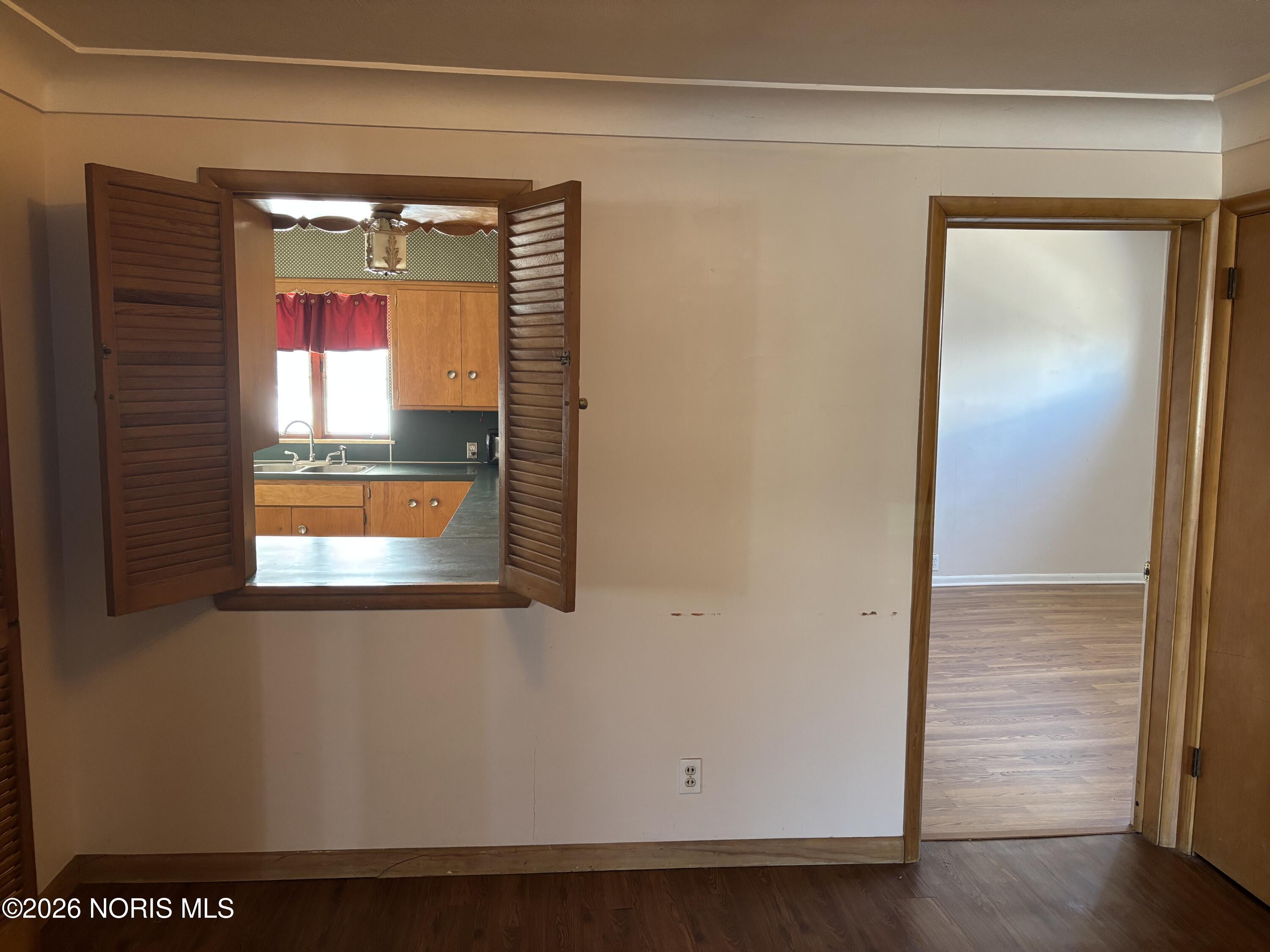 239 W Chestnut Street