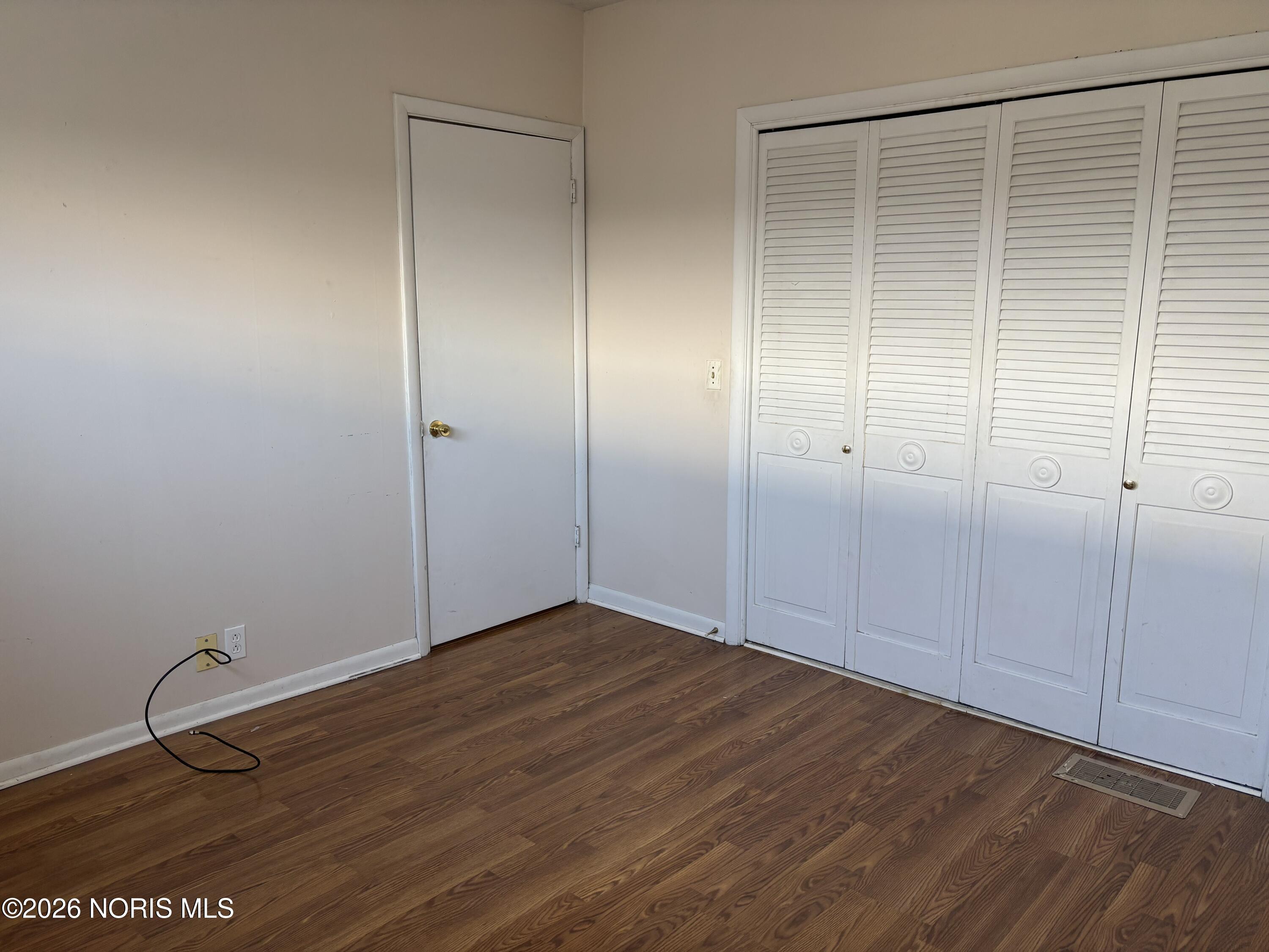 239 W Chestnut Street