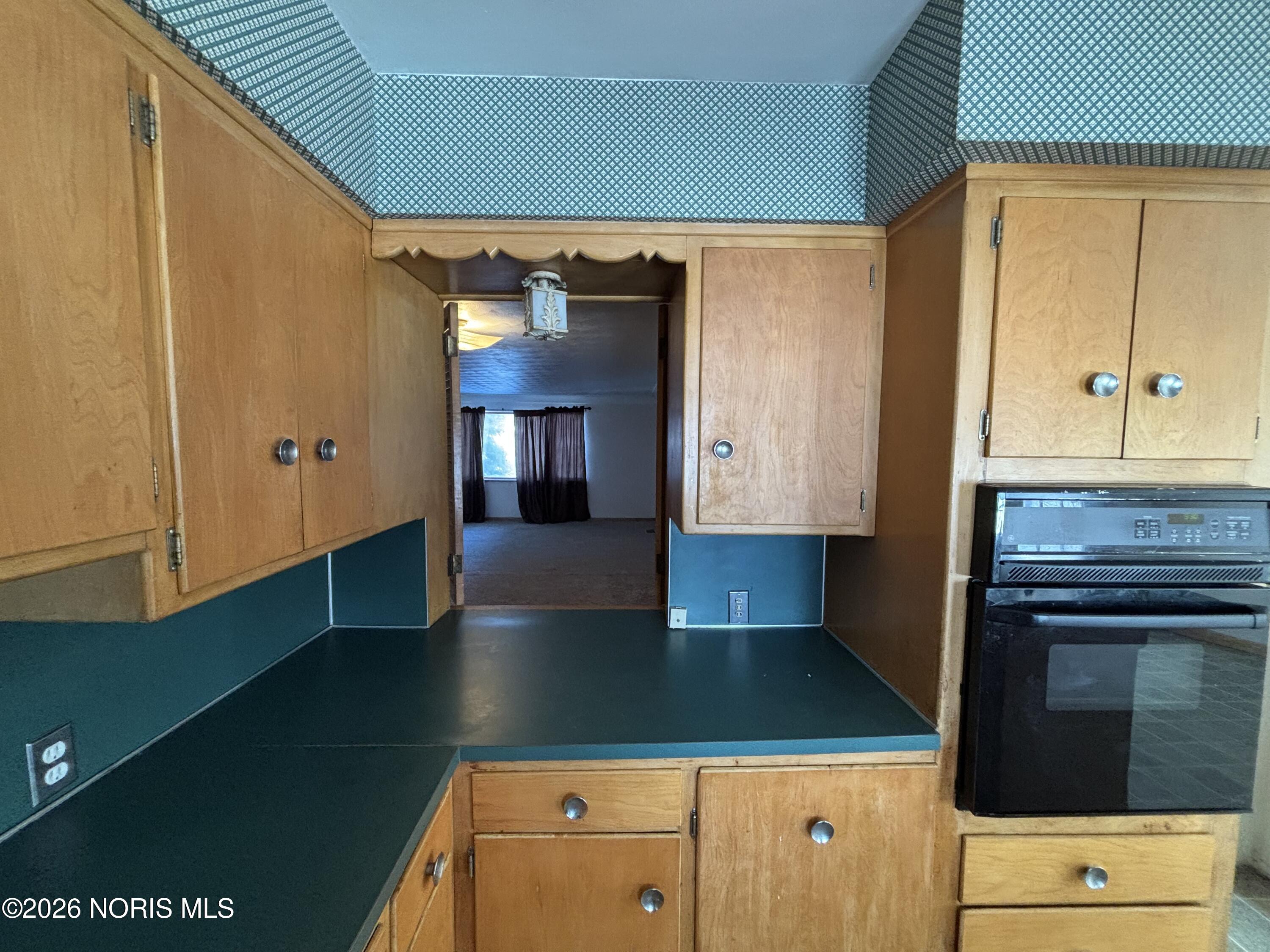 239 W Chestnut Street