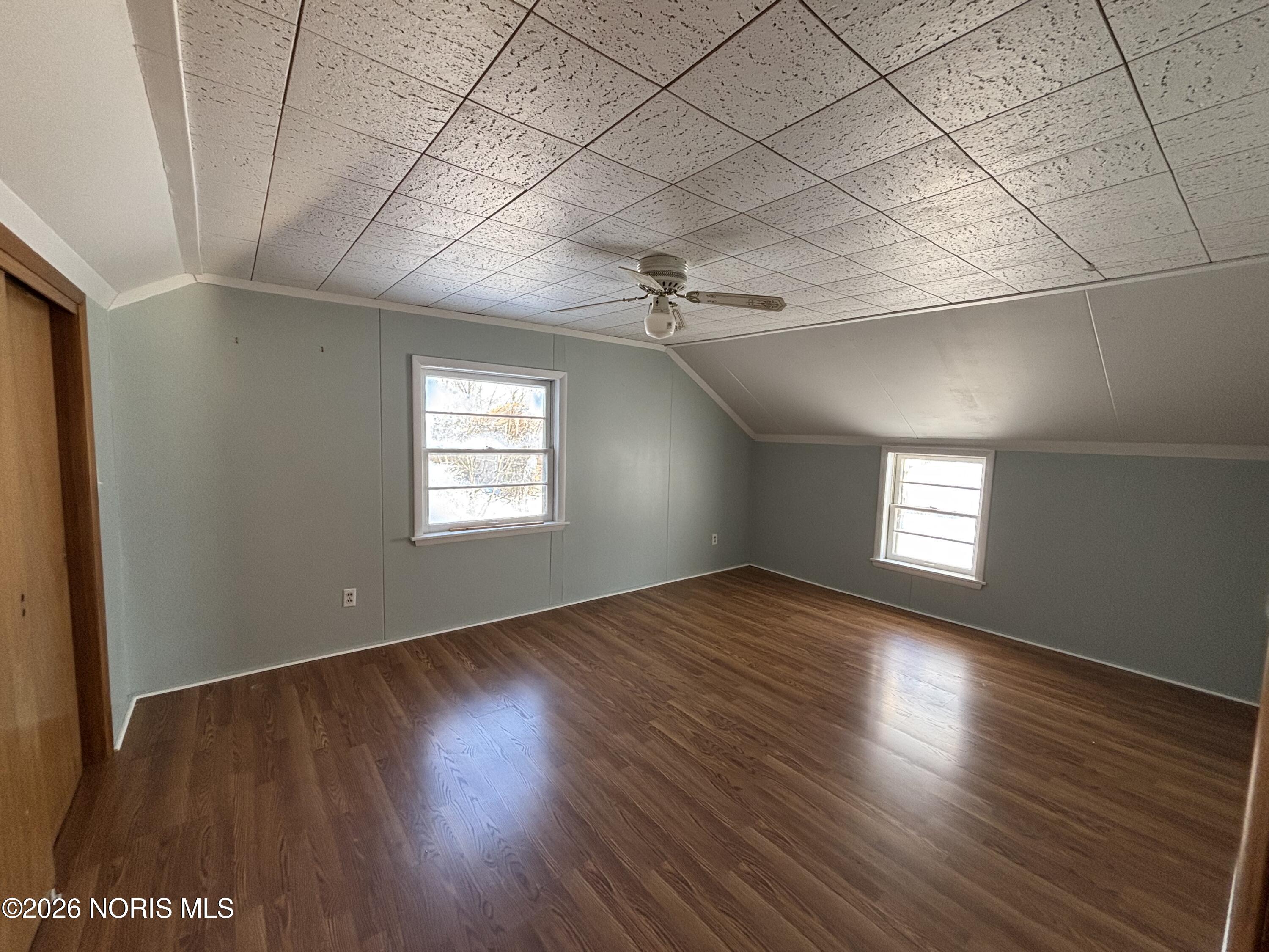 239 W Chestnut Street