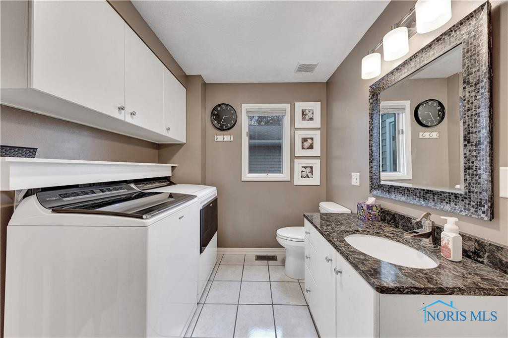 705 Fairway Lane, 2