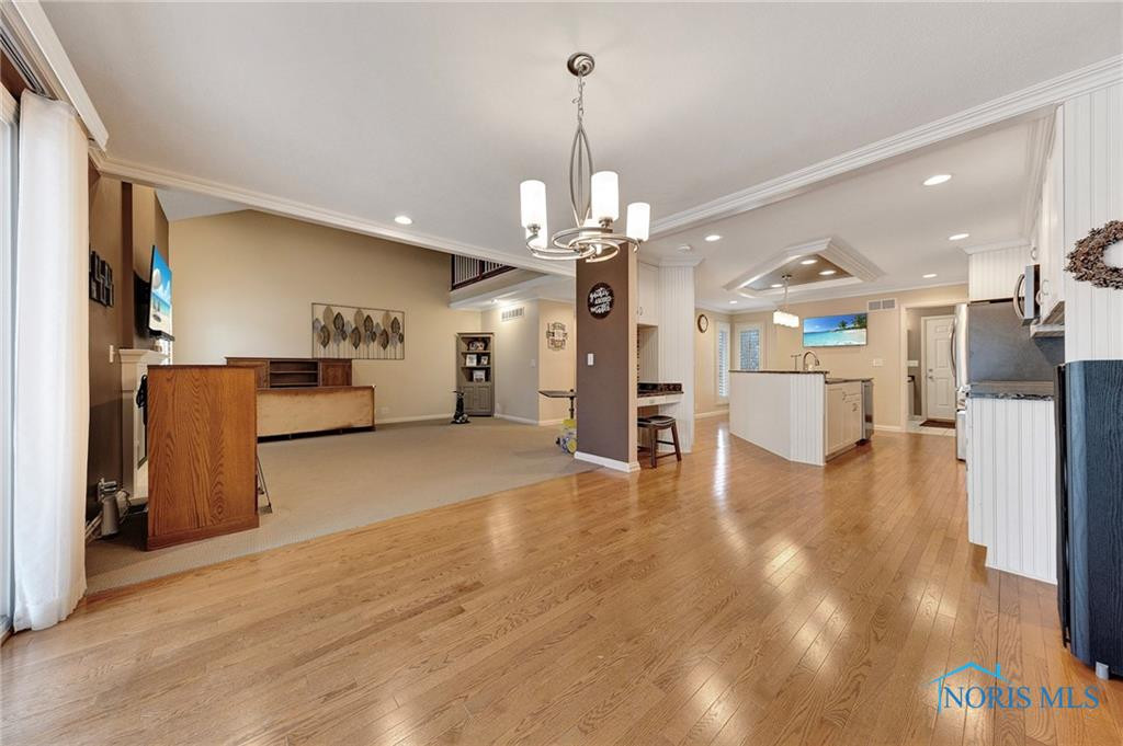 705 Fairway Lane, 2
