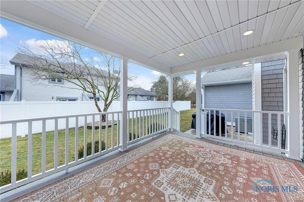 705 Fairway Lane, 2