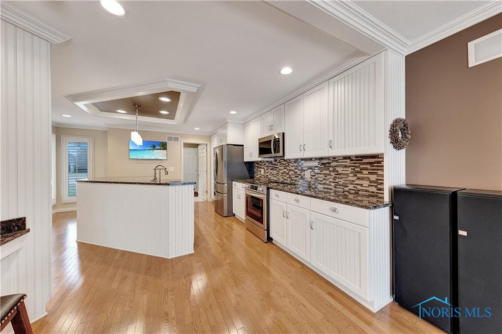 705 Fairway Lane, 2
