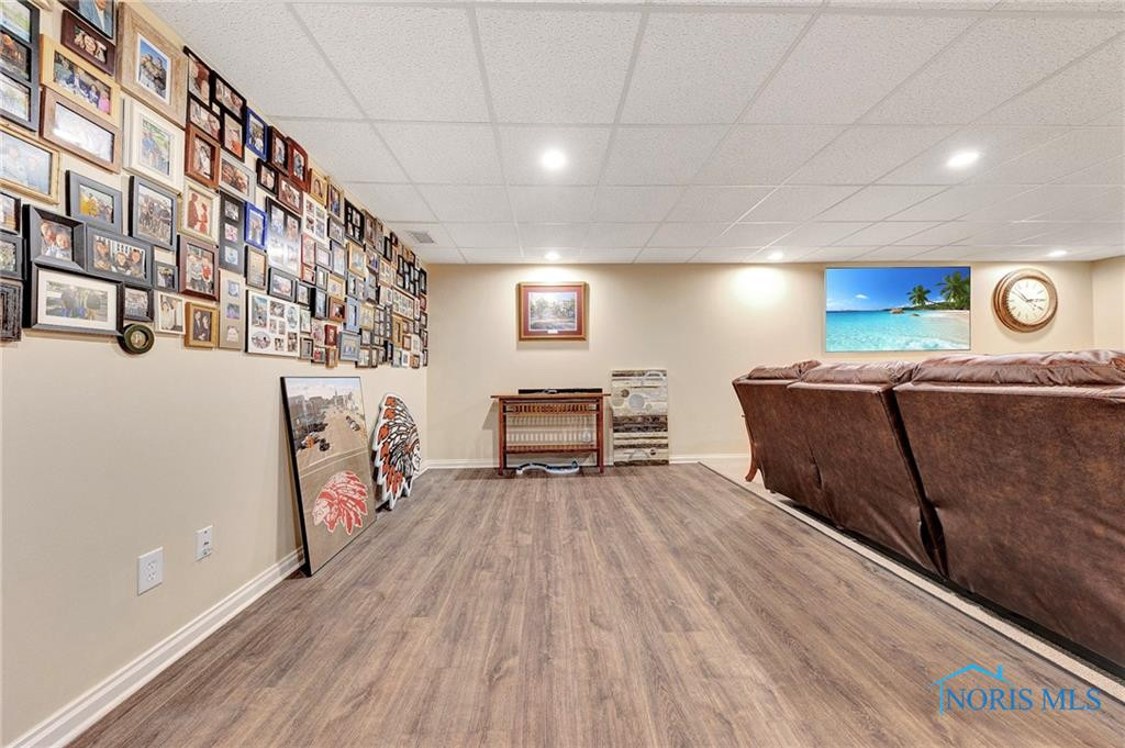 705 Fairway Lane, 2