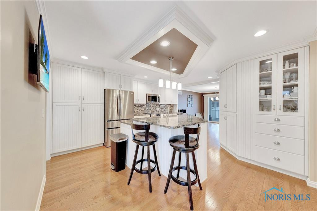 705 Fairway Lane, 2