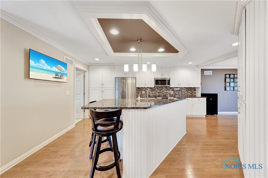 705 Fairway Lane, 2