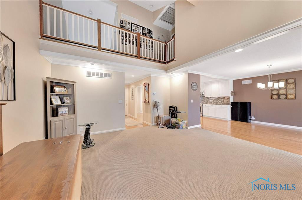 705 Fairway Lane, 2