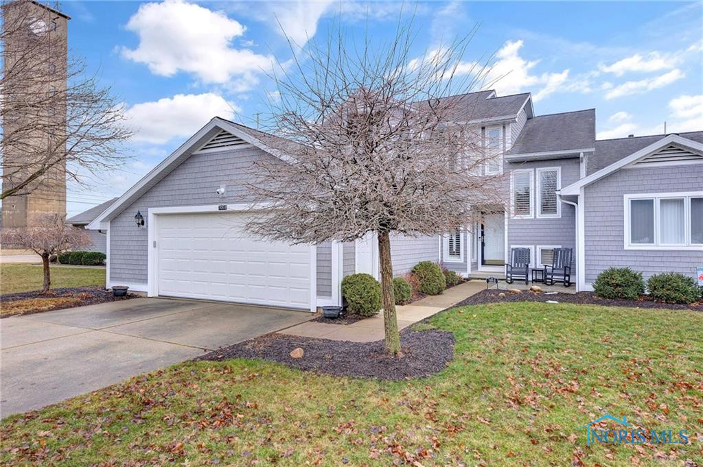705 Fairway Lane, 2