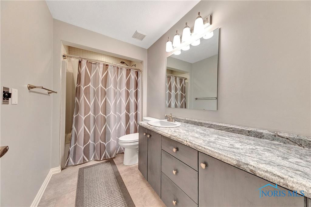 705 Fairway Lane, 2