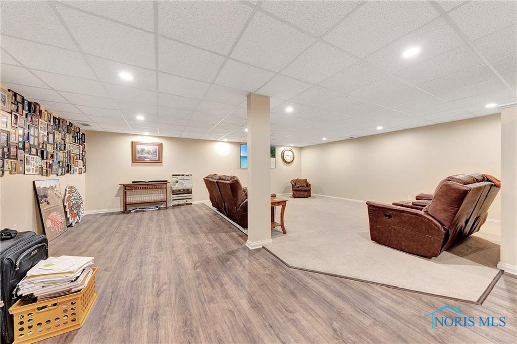 705 Fairway Lane, 2