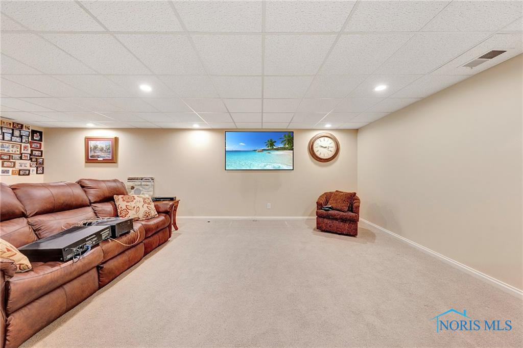705 Fairway Lane, 2