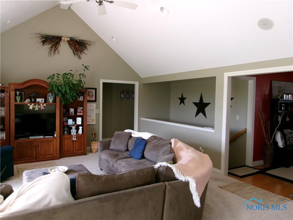 928 Black Hawk Drive