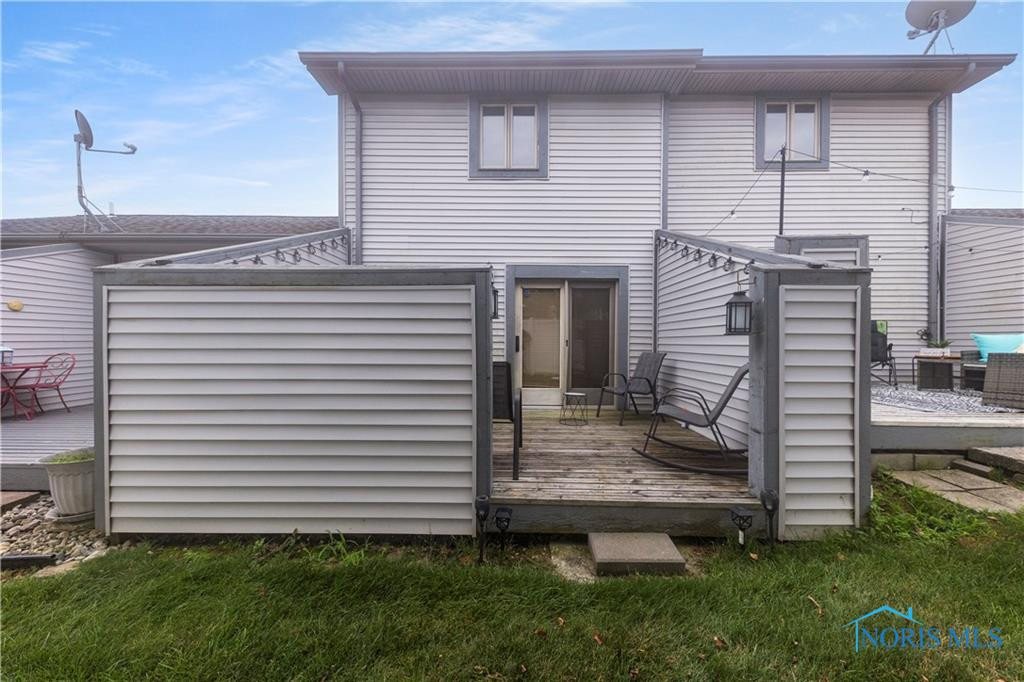 809 Lawrence Avenue, 2