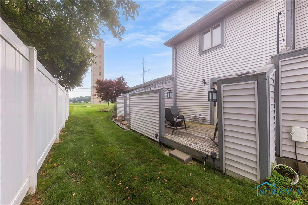 809 Lawrence Avenue, 2