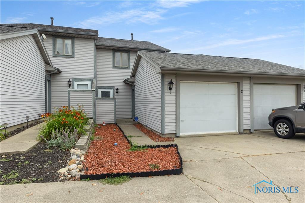 809 Lawrence Avenue, 2