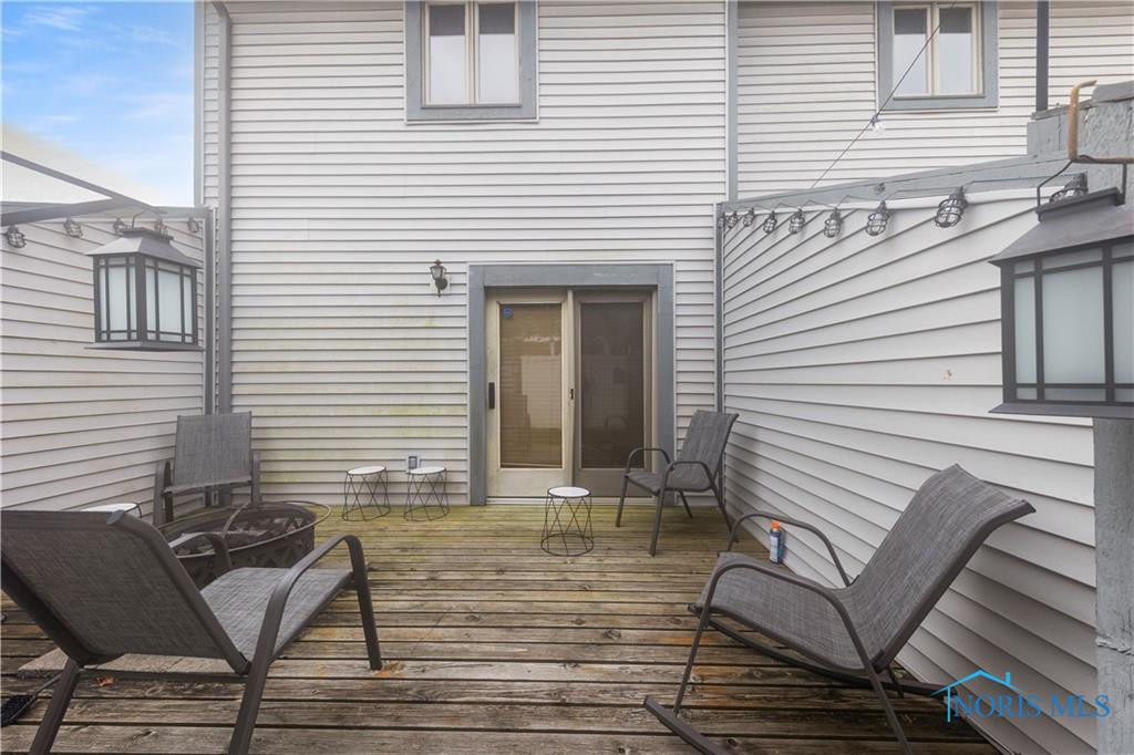 809 Lawrence Avenue, 2