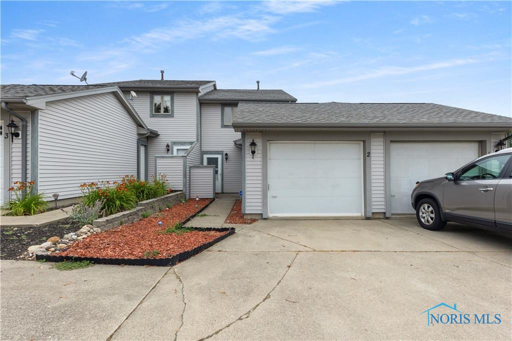 809 Lawrence Avenue, 2