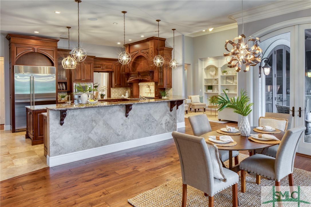 12 Lancaster Boulevard