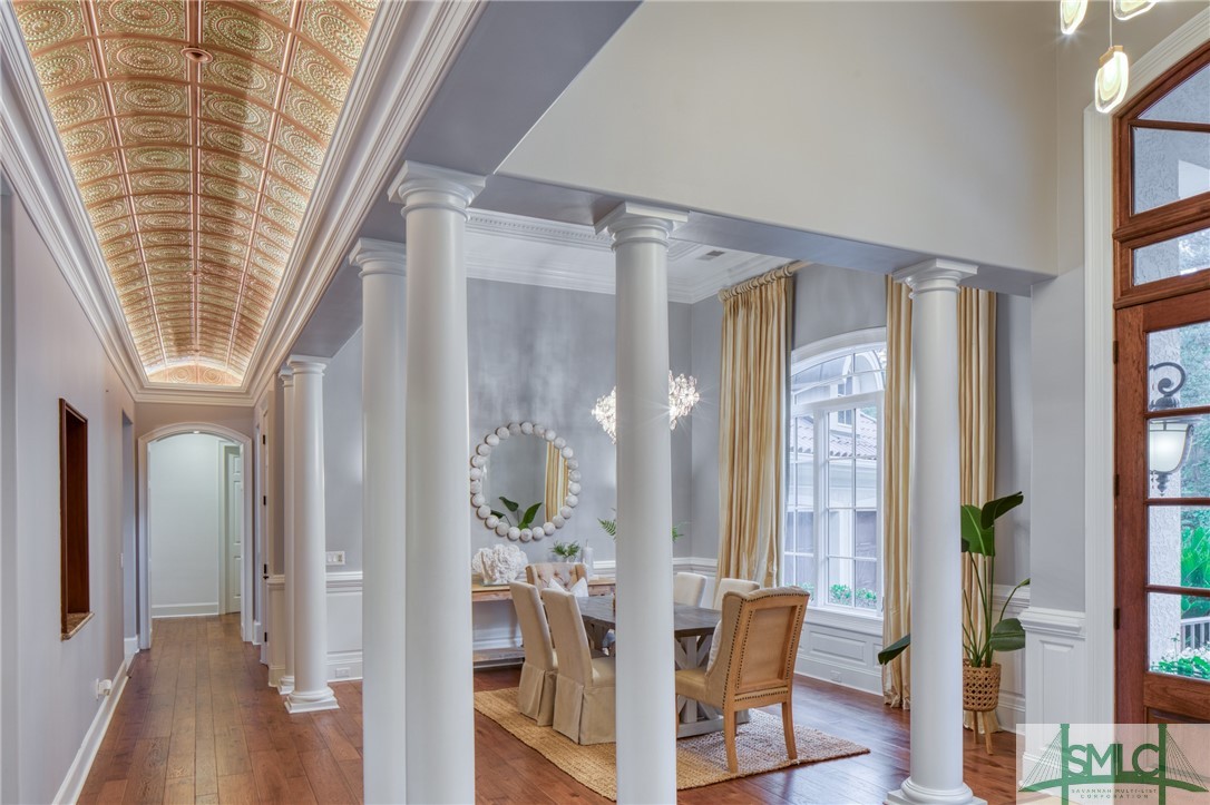 12 Lancaster Boulevard